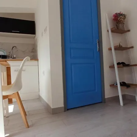 Hébergement de vacances Maisonnette Entière Et Privée, 600m De La Gare