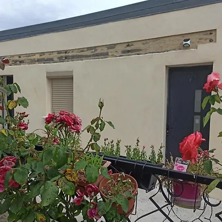 Maisonnette Entière Et Privée, 600m De La Gare Margny-les-Compiegne