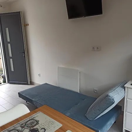 Maisonnette Entière Et Privée, 600m De La Gare