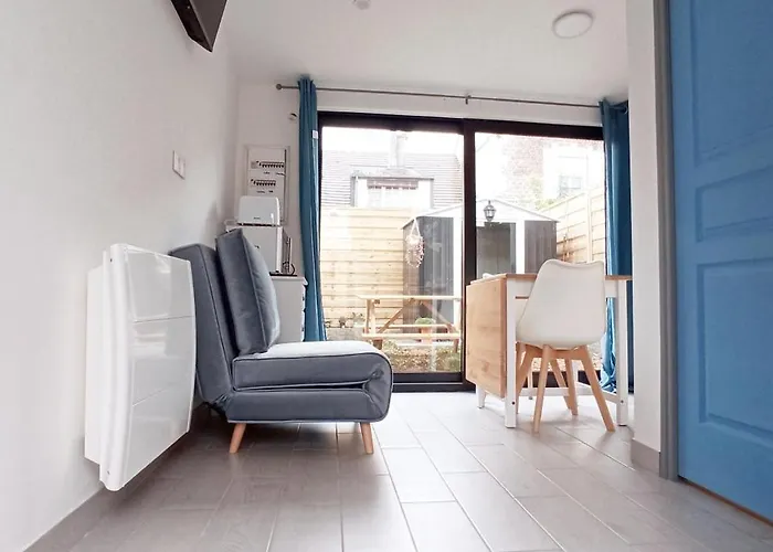 Дом отдыха Maisonnette Entiere Et Privee, 600m De La Gare Margny-les-Compiegne